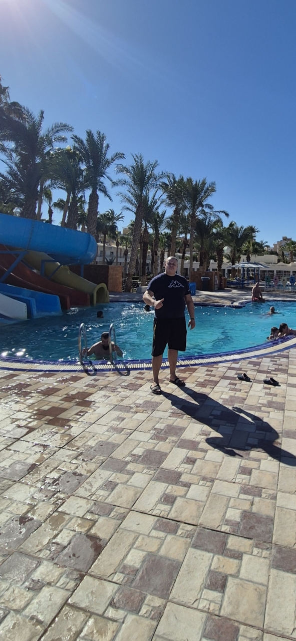 Buna doresc sa cunosc o doamna din pitesti eu am 35 ani