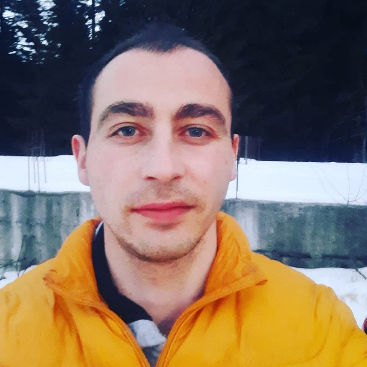 Caut o relație in vederea unei prietenii/căsătorie!