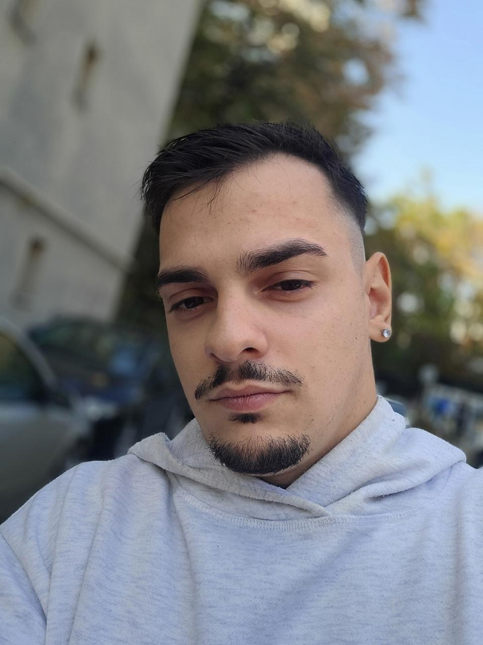 În căutarea unei relații