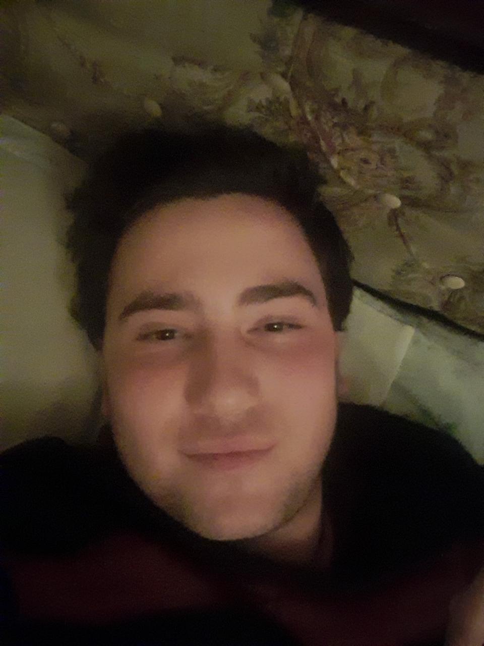 Îmi doresc o relație de iubire de dragoste cu o femeie sau fată