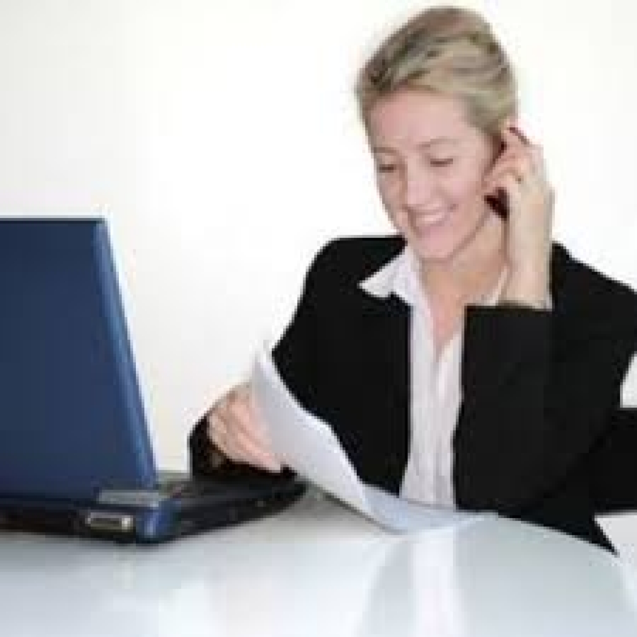 Angajez Asistent Manager Raportare