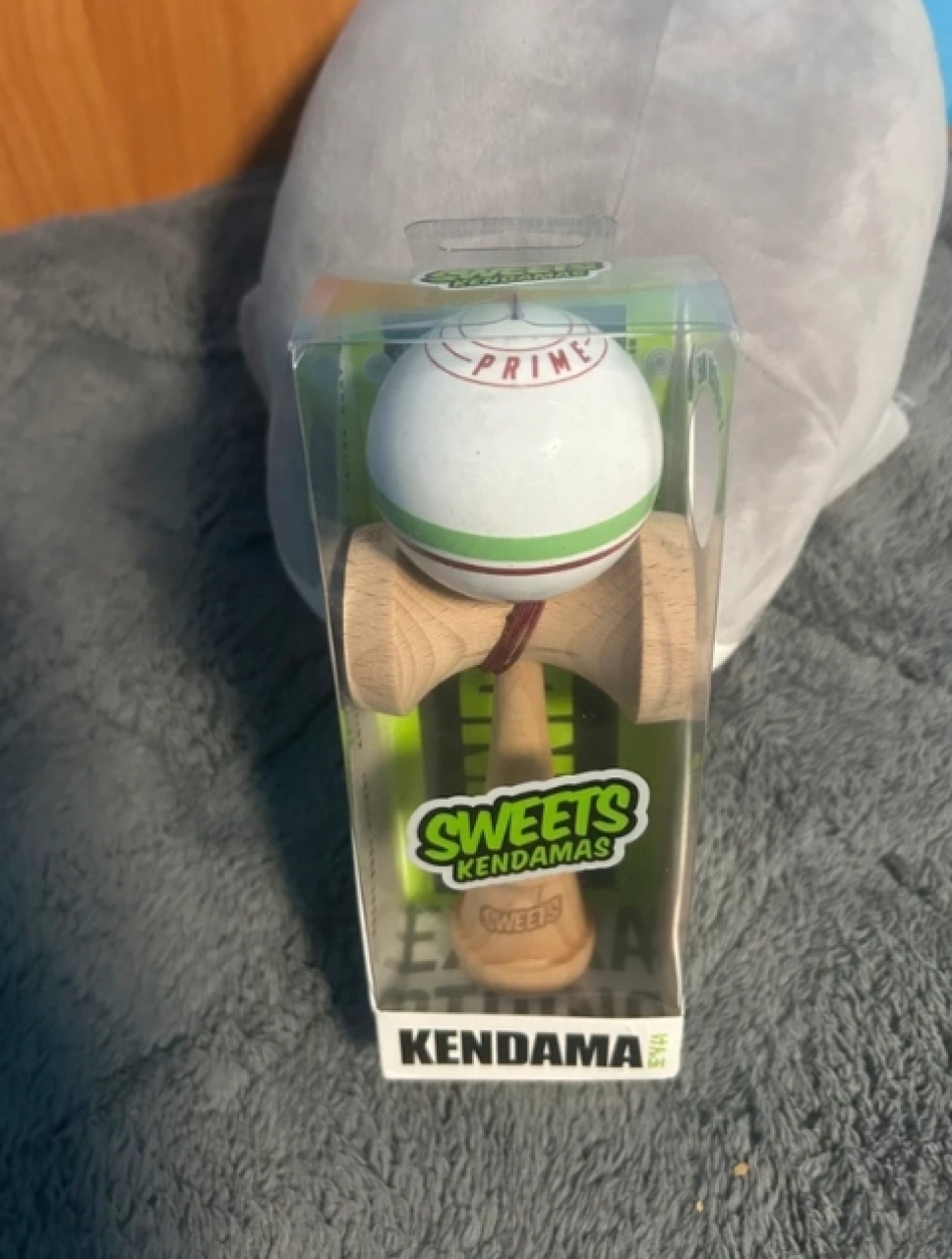 Vând kendama Sweets Kendamas model Starter, originală, în stare foarte