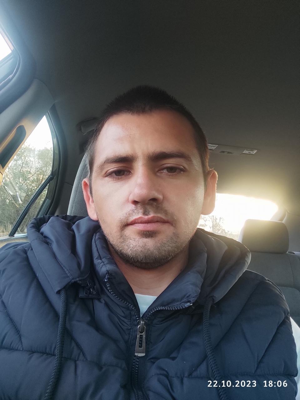Caut sa întâlnesc o fata