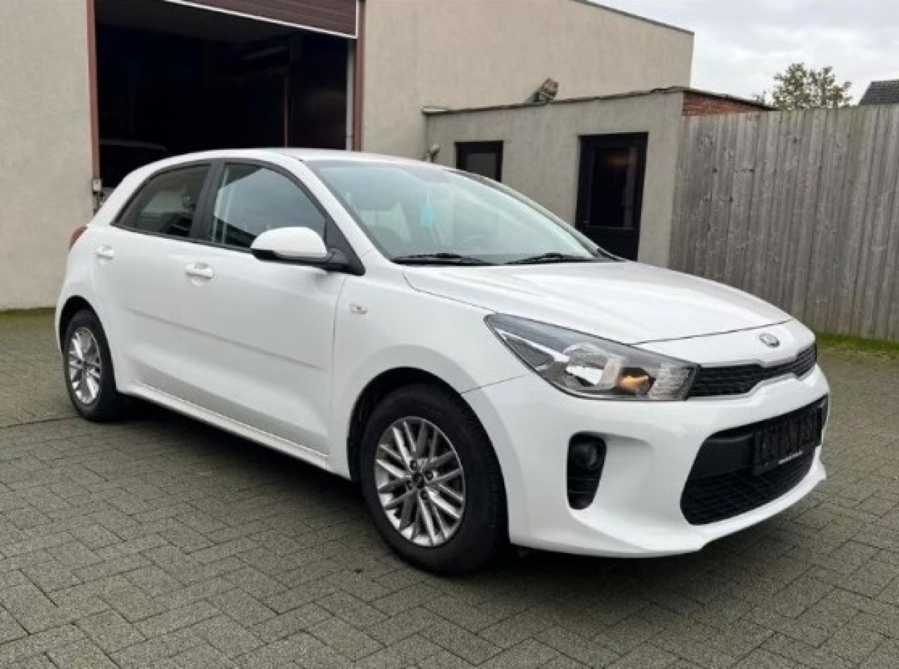 Kia Rio 1.2i, Benzină, Navi, Cameră