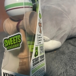 Vând kendama Sweets Kendamas model Starter, originală, în stare foarte - imaginea 2