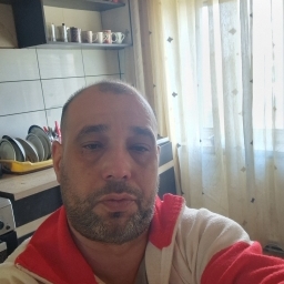 Buna,doresc sa cunosc o fata,pt o rel. serioasa,casatorie