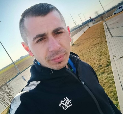 Bună vreau să te cunosc ????Îmi place să călătoresc alaturi de tine ✋