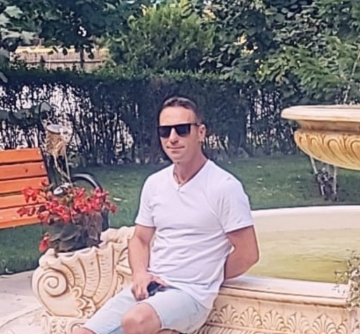 Caut partener de viață 