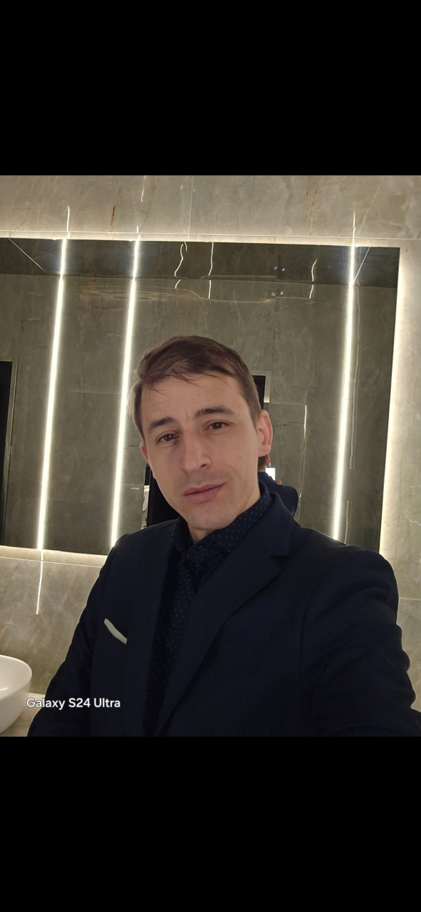 Om de afaceri,caut relație cu o fatã.