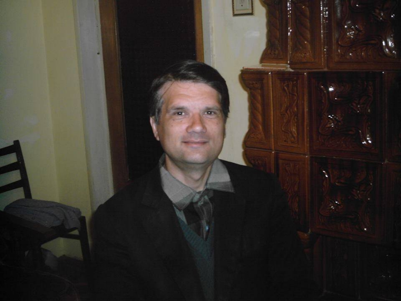 Bună ! Sunt Viorel și doresc să cunosc o doamnă sau domnișoară  