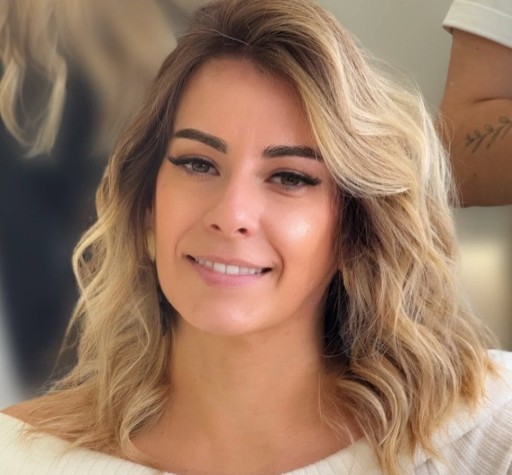 O FATA CAUTA O RELATIE SERIOASA