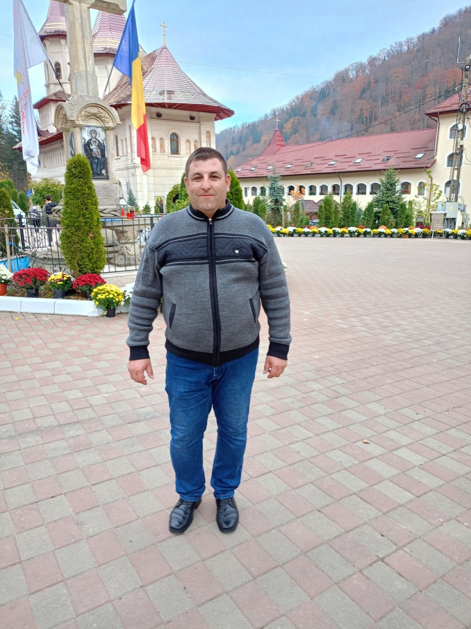 Bărbat caut femeie pentru o relație de prietenie/căsătoeie