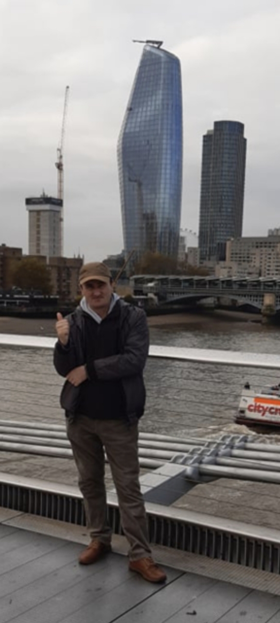 Tinar matur prezentabil 48 de ani