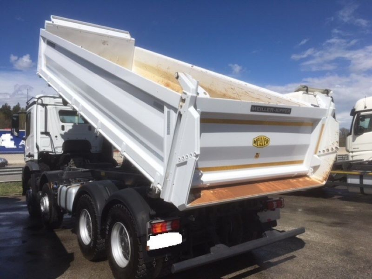 Angajam mecanic camioane multimarca