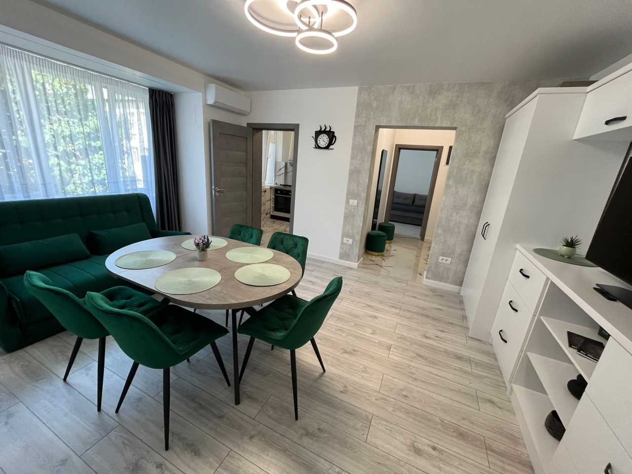 Închiriez apartament 3 camere regim hotelier-Baia Mare-ultracentral
