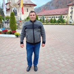 Bărbat caut femeie pentru o relație de prietenie/căsătoeie