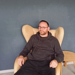 Caută prietenie relație