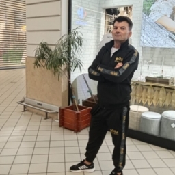 Doresc sa cunosc o doamnă plinuță - imaginea 4