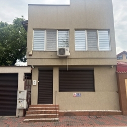 Închiriez spațiu comercial 120 mp stradal strada Ticuș 8 