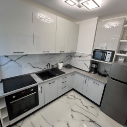 Închiriez apartament 3 camere regim hotelier-Baia Mare-ultracentral - imaginea 2