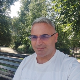 Buna doamnelor!sunt un bărbat simplu cu calități și defecte! - imaginea 2