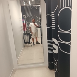 Buna! Mă numesc, , Mihai" și aștept apelul tau