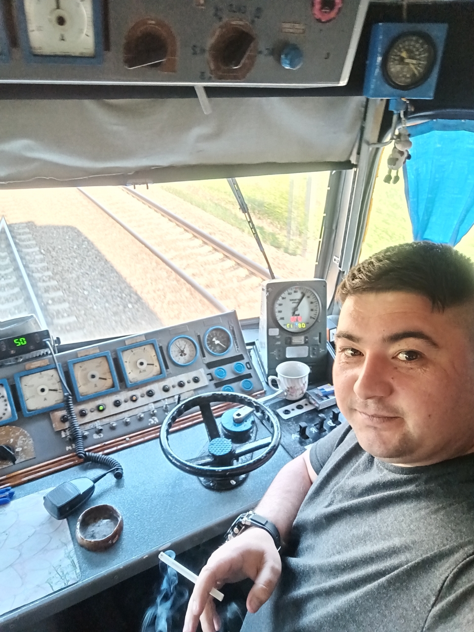 Îmi doresc să cunosc o femeie singură 