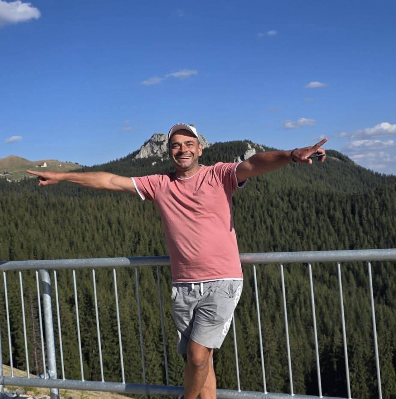 Ady... divorțat, 43 ani caut o persoana pentru o relație serioasă