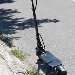 Trotineta pliabila  - imaginea 3