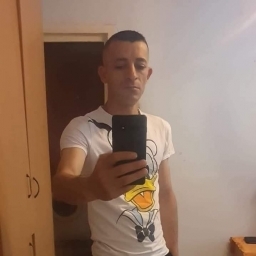 Bună ma numesc doru îmi caut jumatatea