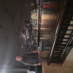 Caut o fata oentru o relatie ! 