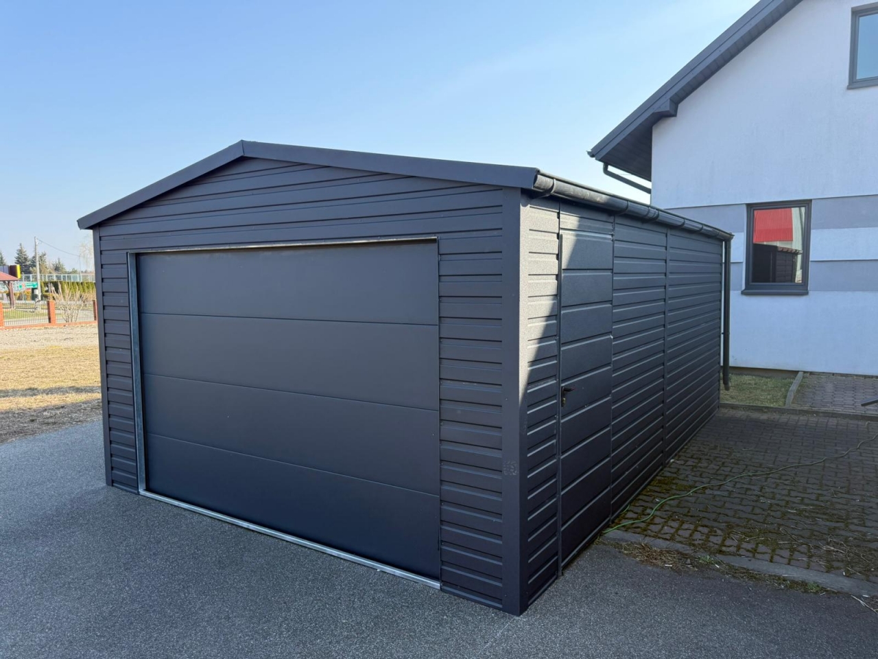 Eurostal-constructii metalice-garaje,case gradina ,tarcuri caine