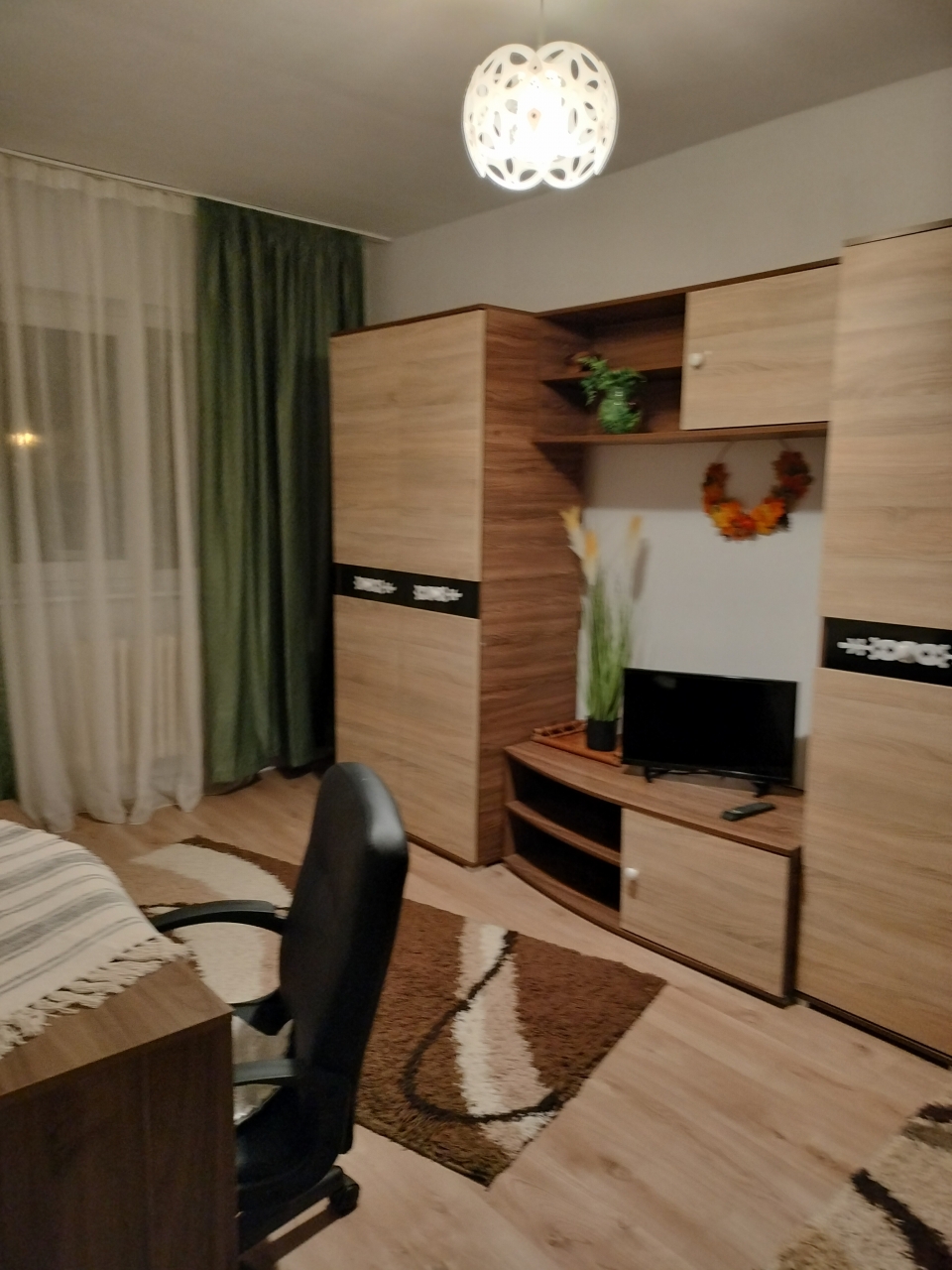 Închiriez garsonieră Zorilor 