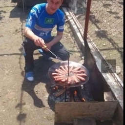 Baiat singur caut o relație setioasă - imaginea 2