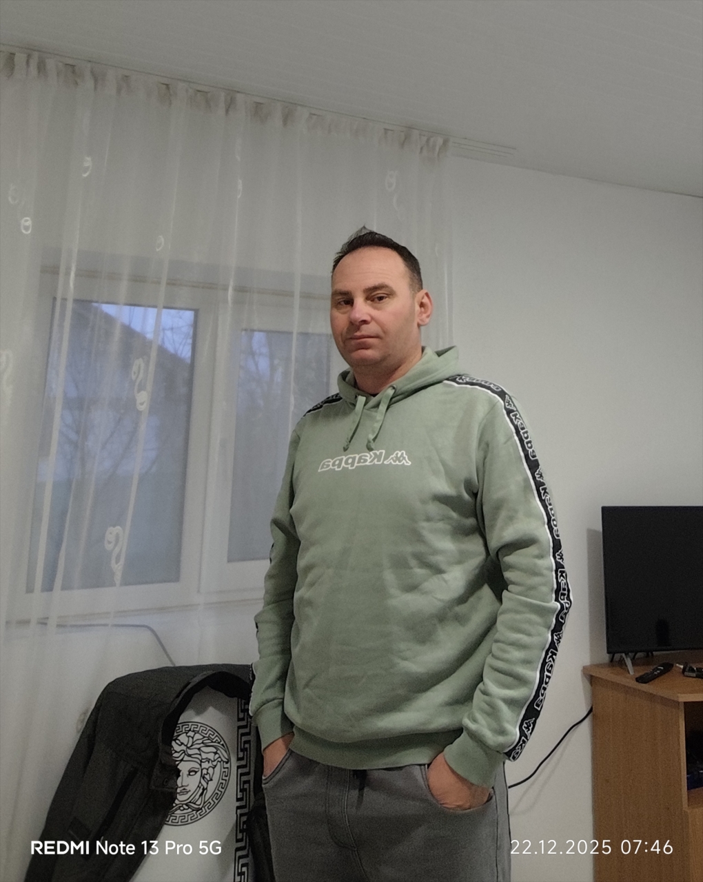 Singur caut relație