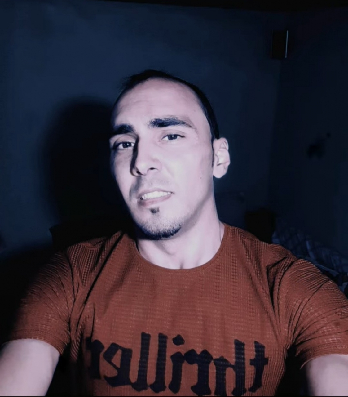 Imi caut jumatatea