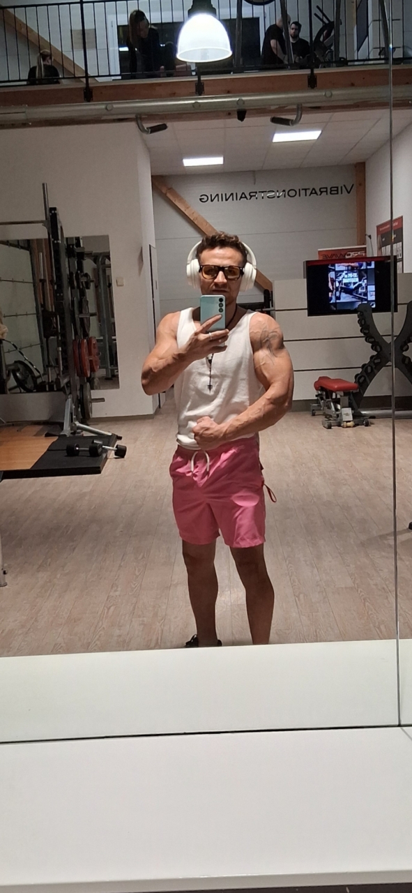 Caut o fată foarte serioasă să pot avea o relație frumoasă și de lungă