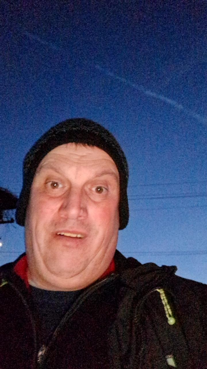 Tanar 40 ani caut o femeie