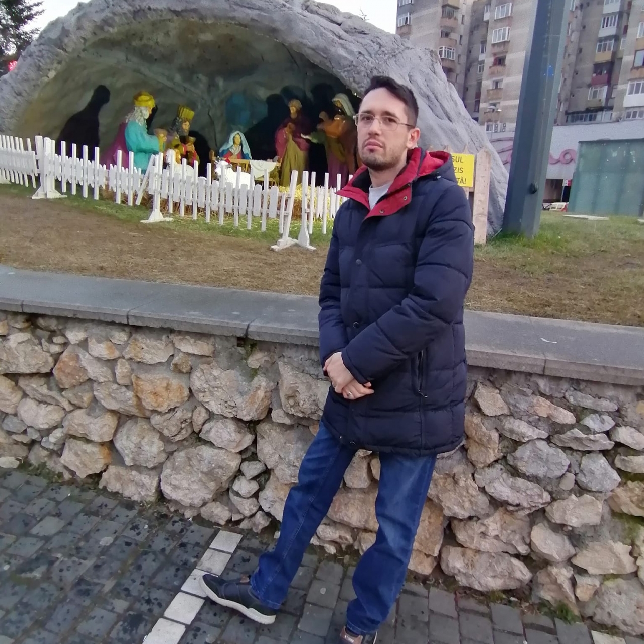 Singur 32 ani Mioveni judetul Arges