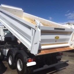 Inchiriez basculante 8x4 - imaginea 2