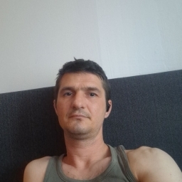 Caut o relație serioasă