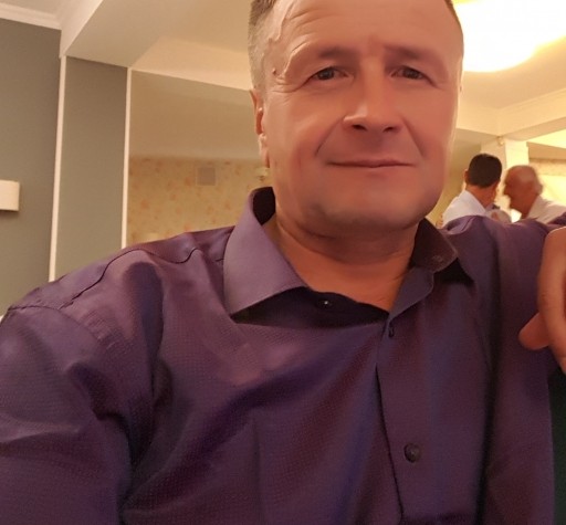 Doresc să cunosc o Doamnă pentru o relație !