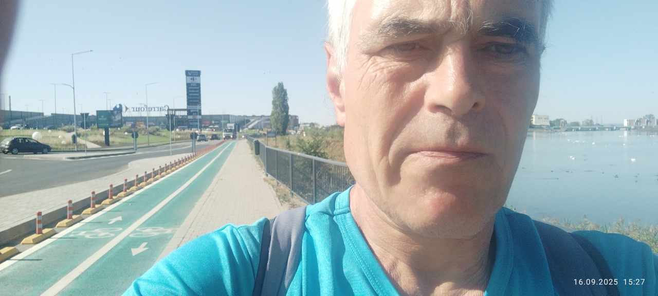 Căsătorit, separat de soție, caut relație cu o doamnă
