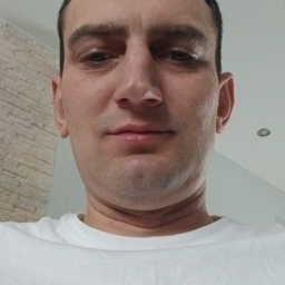 Caut o relație pe o perioadă lungă nu aventuri 