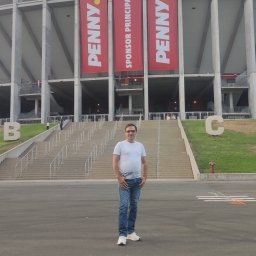 Bărbat singur pentru relație serioasă cu o femeie 